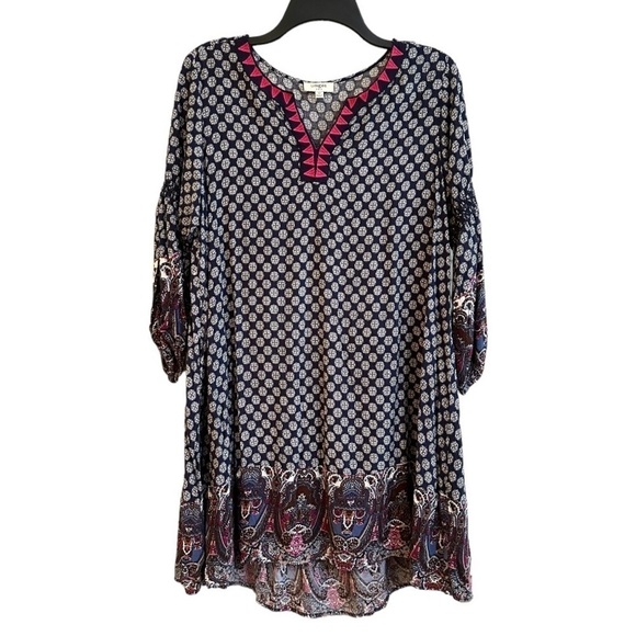 UMGEE, HI-LOW DRESS, WITH 3/4 SLEEVE. BLUE PAISLEY, V-NOTCHED NECK. SIZE M - Picture 3 of 9